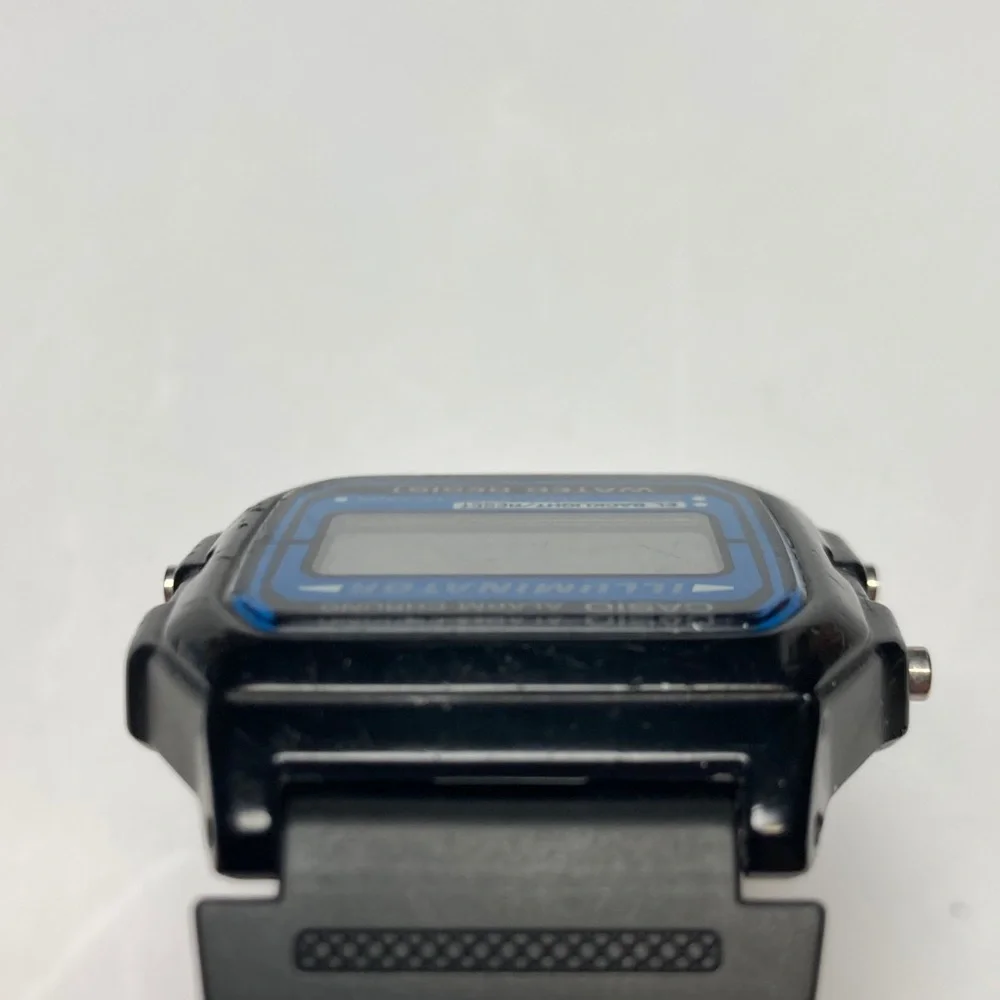 Casio vintage F-105 digital watch, working battery, light works, alarm, chrono